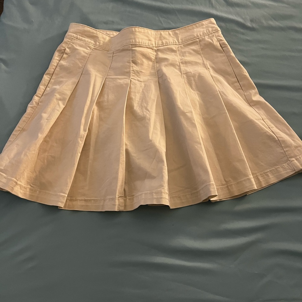 Size: 4 (27w), Color: Crème Super stretch, High rise, Never worn (including tag)